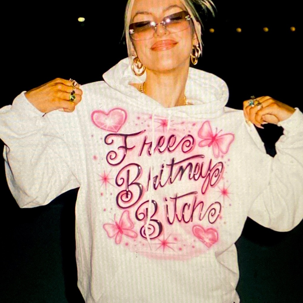 FREE BRITNEY BITCH SWEATSHIRT RARE ⚡️